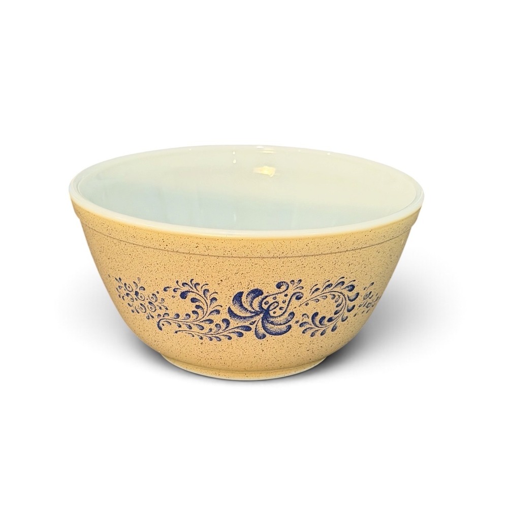 Vintage Pyrex 402 Homestead Blue 1.5 Quart Mixing Bowl Tan Speckled USA